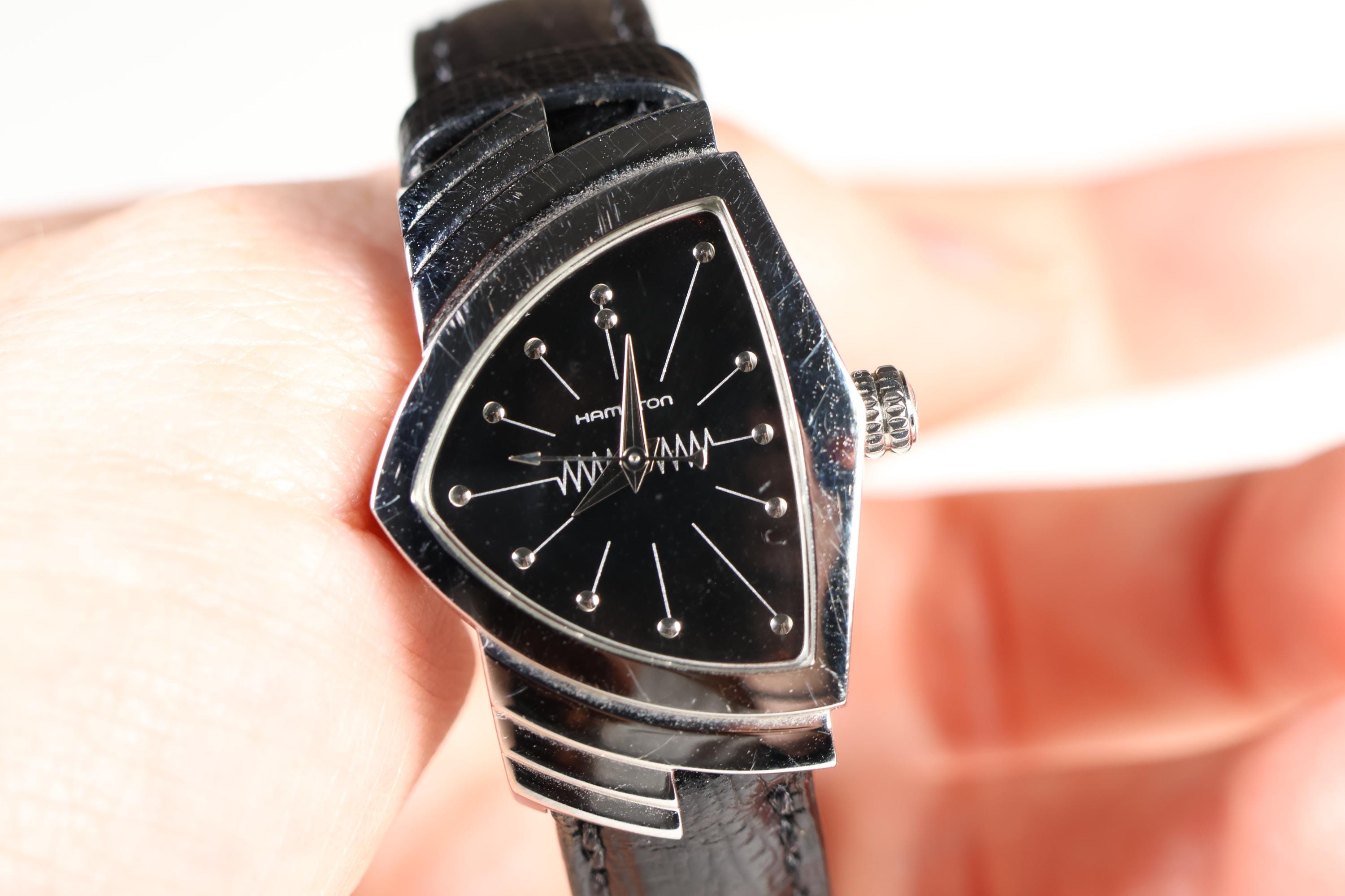 HAMILTON　VENTURA QUARTZ 24mm×36mm Hamilton Ventura Ladies Quartz Watch Timepiece 24mm X 36mm Black