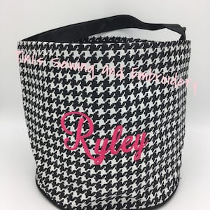 Houndstooth Pattern Bucket, personalized Black and white Bucket, Trick or Treat Basket, Gardening Tote, Roll Tide Alabama, Candy Basket Bild 1