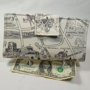 Cartera con mapa de Londres, cartera plegable en color blanco roto, cartera de tela para mujer, cartera con mapa, fabricada en EE. UU.