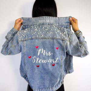 Chaqueta vaquera nupcial personalizada con perlas, chaqueta vaquera de boda bordada