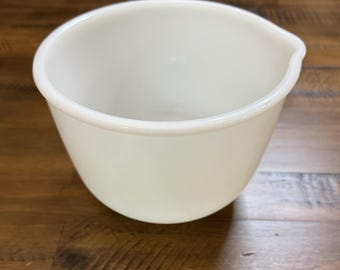 Fire King Ware Sunbeam White Milk Glass Mixing Bowl Pour Spout 6.5
