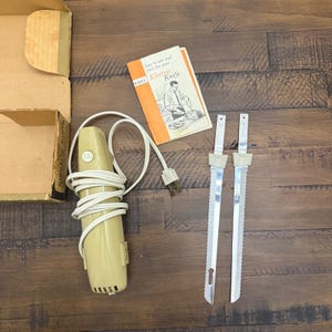 Sears Electric Knife Vintage Streamline Handle Blade Release w/ Box Manual