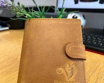 Męski portfel ze skóry w kolorze camel brown, z podwójnie składanym uchwytem na karty RFID w stylu vintage, prezent