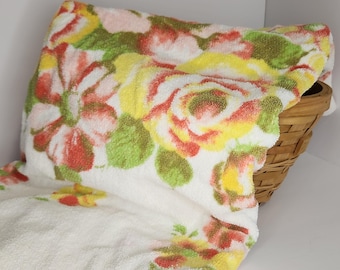 Vintage 1970s Terry Cloth Bath Towel