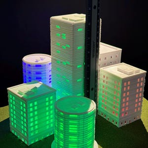 Set de construcción de ciudad en miniatura: Diorama iluminado, expositor de juguetes de Godzilla
