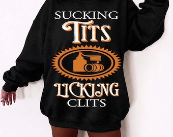 Chupando tetas y lamiendo clítoris SVG PNG, Humor divertido para adultos Svg, Cita sarcástica PNG, Humor inapropiado de bar, Camiseta para fiesta, Sublimación de bebidas