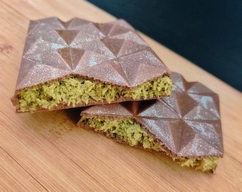 Dubai Chocolate Large Bar: Pistachio Cream or Biscoff Filling