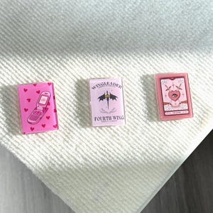 Pink Phone Grip |Fourth Wing Magsafe grip|Kindle Grips|Phone Holder|Kobo Grips|Kindle Accessory | Kindle Sticker|Gift for her|back to school