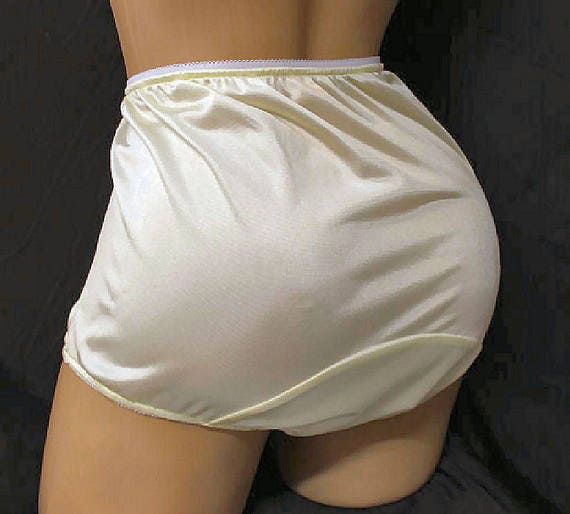 Tricot Panties Pale Yellow With Large Mushroom Double Gusset
