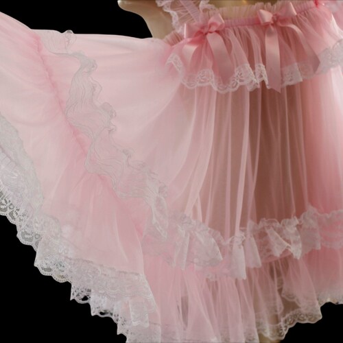 Vestito da bambola Sissy Baby in nylon chiffon e tanto pizzo