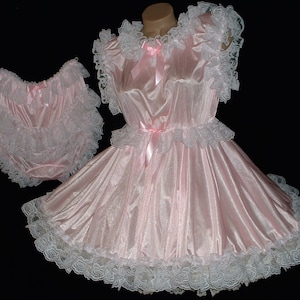 Erwachsene Sissy Tricot Nighty DRESS & PANTIES SET mit viel Spitze