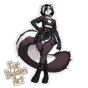 Pode incluir: Um adesivo com um personagem de doninha estilizado em um traje preto com um design de coração. A doninha tem uma cauda preta e branca e está usando um colar, saia e botas. O adesivo tem o texto "Fur Bidden Art".