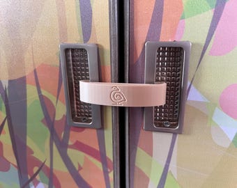 Clip de porte de salle de bain Winnebago 22 59K Travato