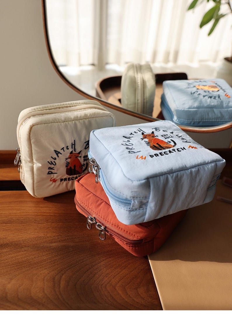 SturdyChic Makeup Bag - Thumbnail 3