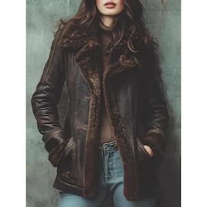 Manteau en cuir marron effet vieilli pour femme | Veste d'hiver longue en peau de mouton retournée | Manteaux en peau de mouton image 2