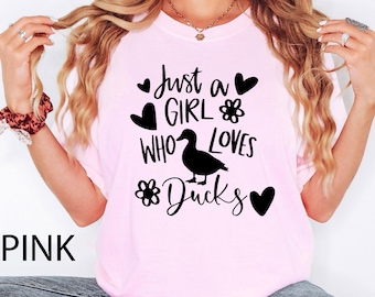 Just A Girl Who Loves Ducks Shirt, Ducks T-shirt, Animal Lover Shirt , Duck Mom Shirt, Cute Ducks Shirt, Funny Farmer Shirt, Ducks Lover Tee