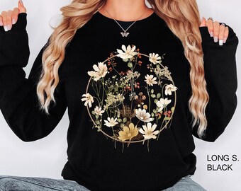 Flower Sweatshirt, Flower Shirt Aesthetic, Floral Graphic, Floral Shirt, Flower Shirt, Wild Flower Shirt, Wildflower Shirt, Flower Lover Tee