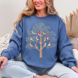 Bird Gift Sweatshirt, Bird Shirt, Bird Watching, Gift Birdwatcher Shirt, Bird Lover Shirt ,Bird Nerd Shirt, Gift for Bird Lover,Bird Species