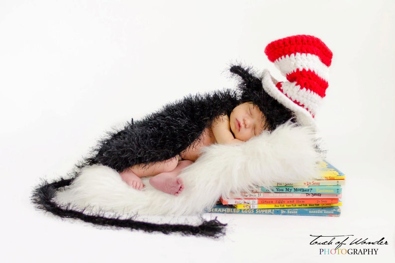 The Cat with the Hat newborn crochet pattern, photo prop or gift idea image 2