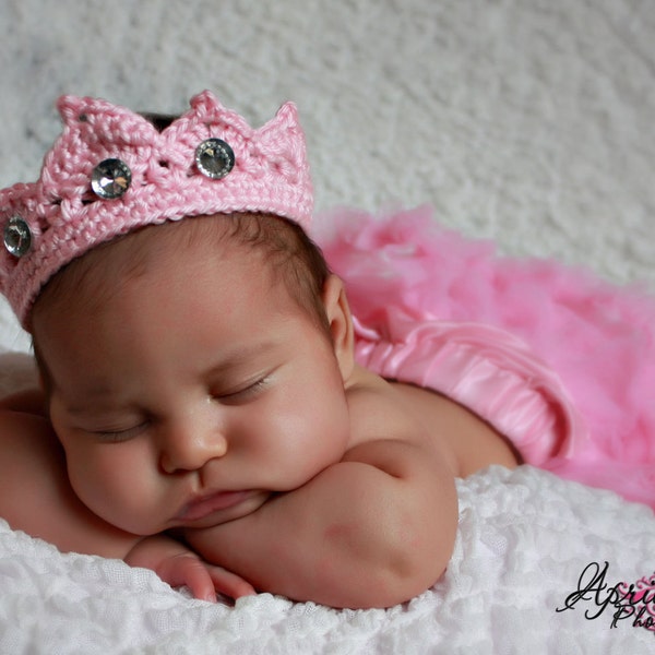 3-6 Month Princess Tiara Crown pattern, great photo prop or gift