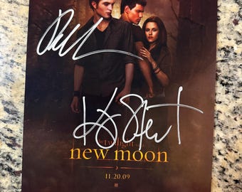 Twilight New Moon Robert Pattinson & Kristen Stewart Signed 8x10 Photo w/COA