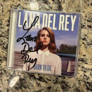 M*e様 Lana Del Rey　直筆サイン入りCD Lana Del Rey Signed Cd - Etsy