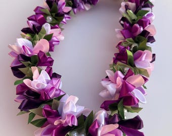 Gorgeous pink & purple combo ribbon plumeria lei with white pearls