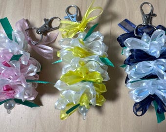 Purse lei charm - colorful white plumeria ribbon lei with white pearls