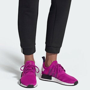 adidas originals nmd_r1 women's pink