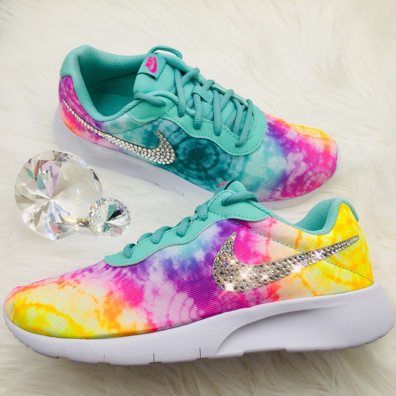 girls nike tanjun tie dye