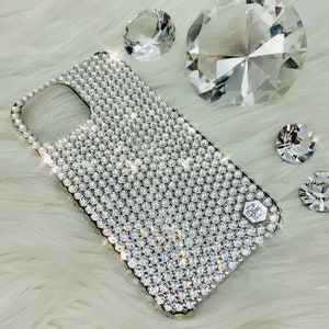 Iphone 13 Premium LV Cover Golden With Diamonds & Chain