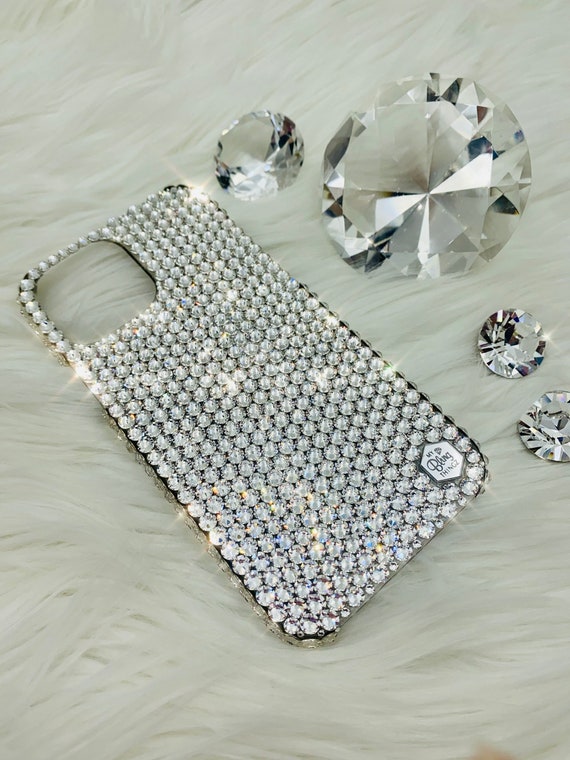 case para iphone 14 pro max con piedras y logo de lv y gg