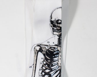 Skeleton Anatomy Tie. Vintage. White Tie With Black Pattern. Gogovintage. Free Shipping
