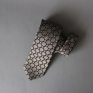 Mens Dress Tie. Black Gold Geo Floral Pattern Tie. Silk Tie. Vintage. Office. Gogovintage. Free Shipping