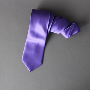Mens Solid Purple Tie. Silk Tie. Vintage
