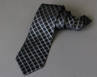 Mens Black Silver Diamond Pattern Tie. Silk Tie. Vintage. Dress Tie. Office. Wedding. Gogovintage. Free Shipping