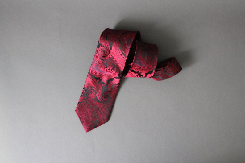 Vintage Wedding Dress Tie Mens Paisley Tie Gogovintage Red black Paisley Tie Free Shipping Office Silk Tie