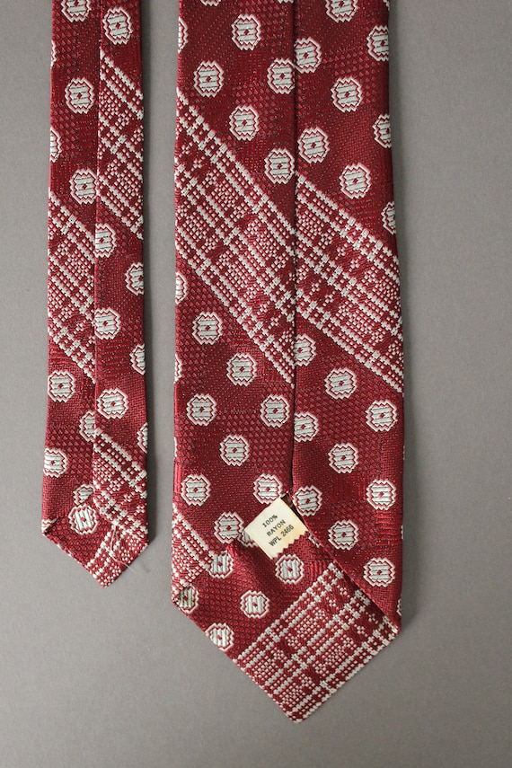 40s 50s Atomic Red White Stripe Pattern Tie. Vintage. Costume Tie 