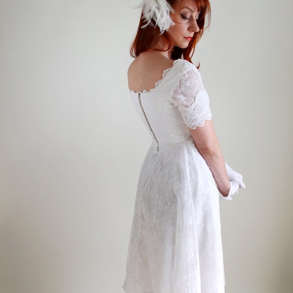 1960s White Lace Short Wedding Dress. Mad Men Fashion. Mod. Spring Summer. Size Small