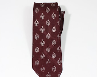 Vintage 1960s Classic Pattern Dress Tie. Dark Red Tie With Silver Design. Gogovintage. Free Shipping