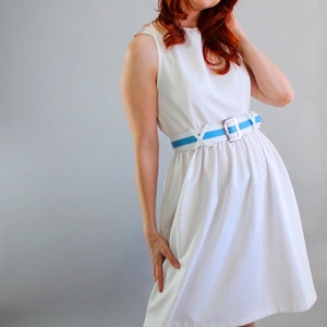 1960s White Mod Day Dress. Mad Men Fashion. Weddings. Spring Fashion. Size Medium image 3