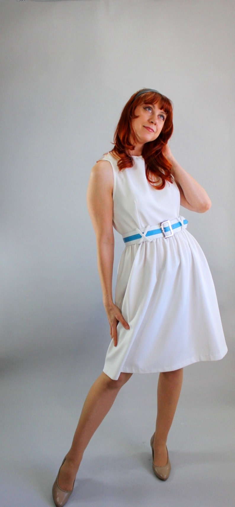 1960s White Mod Day Dress. Mad Men Fashion. Weddings. Spring Fashion. Size Medium image 3