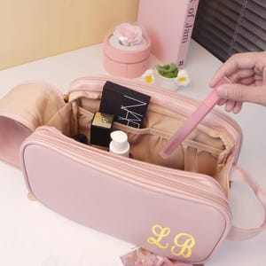 Monogrammed Toiletry Bag for Mom,Bridesmaid Gifts,Custom Travel Makeup Bag with Name,Large Capacity Storage Bag,Cosmetic Bag Toiletry