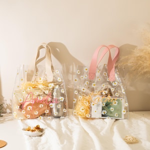 Gänseblümchen Geschenktasche mit Band, Brautjungfer Vorschlag, Blumenmädchen Vorschlag Geschenktasche, Benutzerdefinierte Blumenmädchen Geschenk, personalisierte Blumenmädchen Taschengeschenk