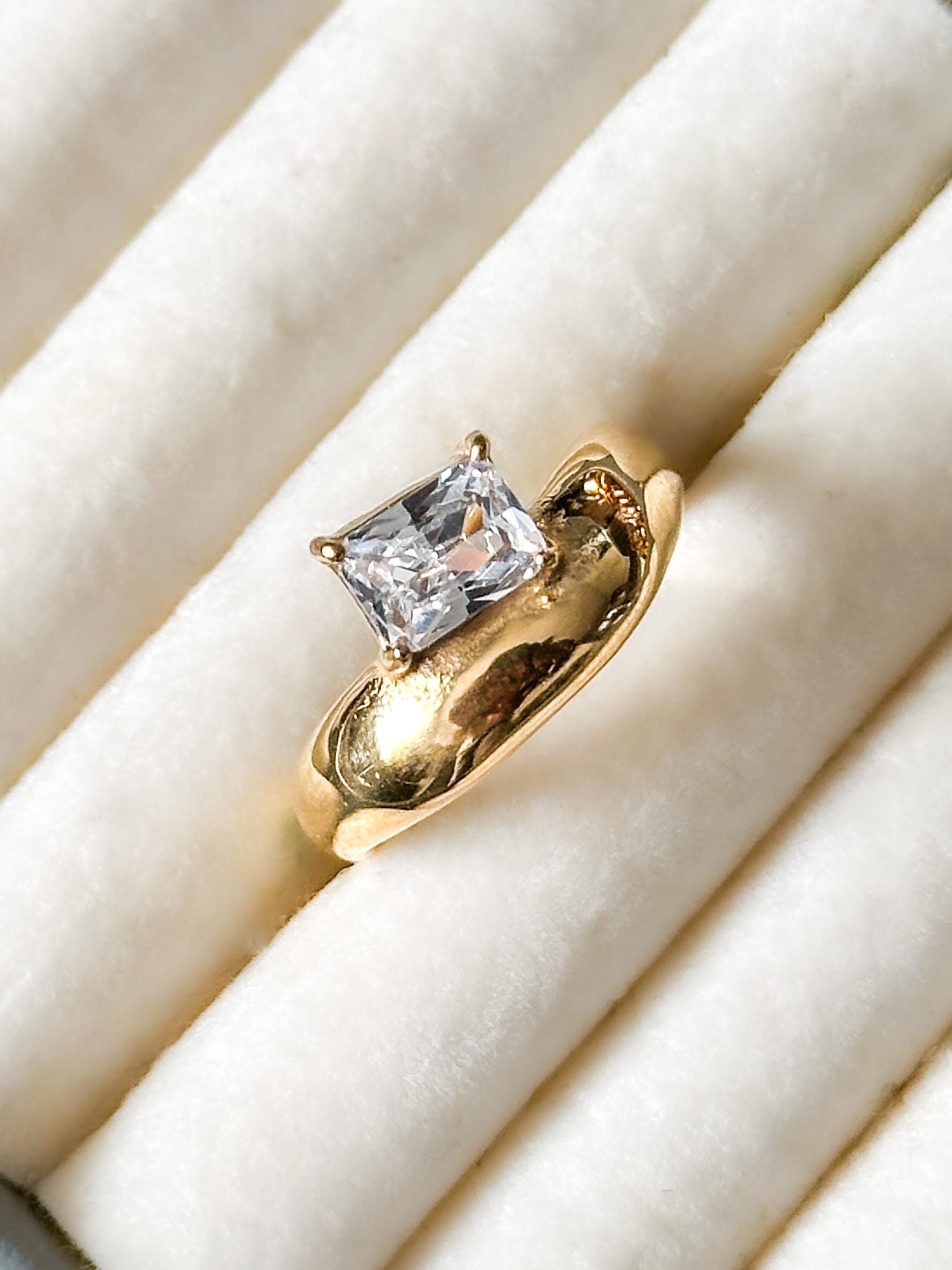 Molten Ring Gemstone