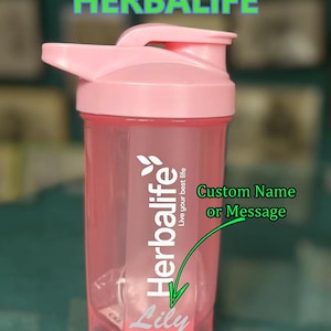Vaso mezclador de proteínas Herbalife de 500 ml con nombre personalizado/Botella mezcladora fácil de limpiar con bola, sin BPA y a prueba de fugas: esencial para el gimnasio para batidos y entrenamiento.
