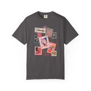 Briefmarken Hemd Dolly Parton Shirt auf Komfortfarben Herzkönigin Bild 7