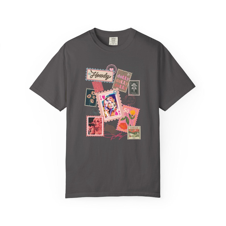 Briefmarken Hemd Dolly Parton Shirt auf Komfortfarben Herzkönigin Bild 7