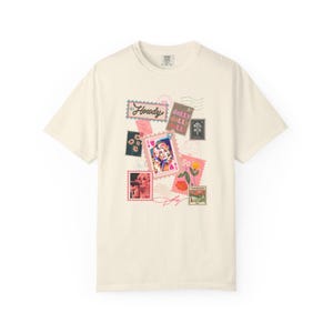 Briefmarken Hemd Dolly Parton Shirt auf Komfortfarben Herzkönigin Bild 3