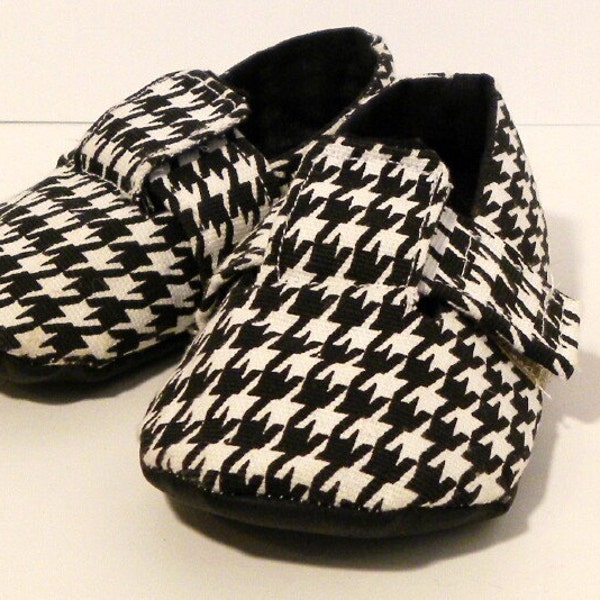 Baby shoe pattern for Boys or Girls - Little London Loafers PDF Sewing Pattern